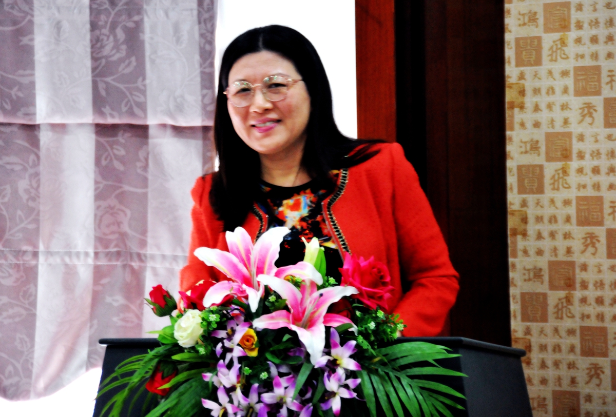 4.工會主席、紀委書記張奇志作大會決議.JPG